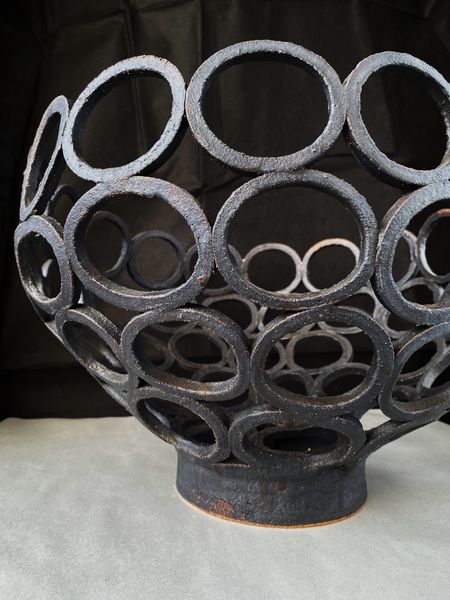 Stor skulpturell bolle